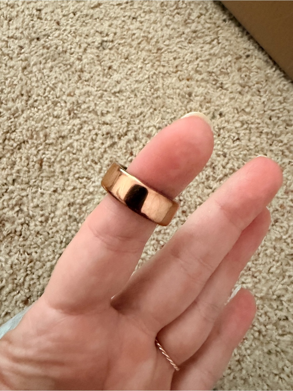 Oura 4 rose gold sz 9 GUC